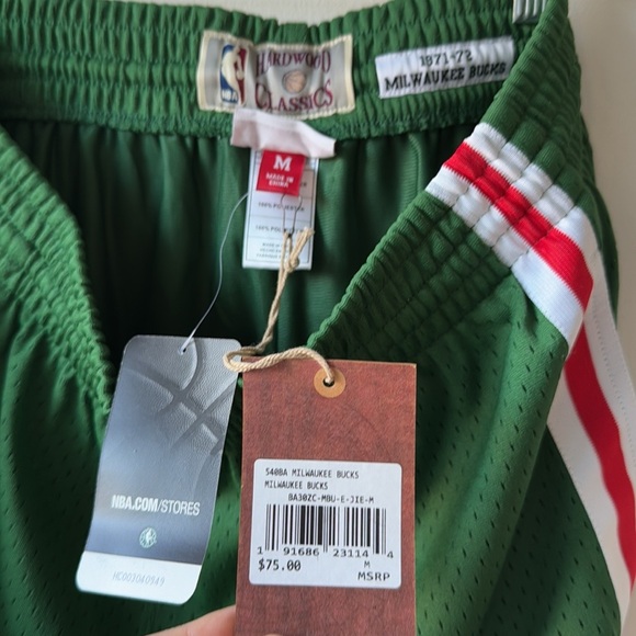 Mitchell and Ness 1971-72 Milwaukee Bucks Road Swingman Shorts men’s medium - Picture 4 of 8